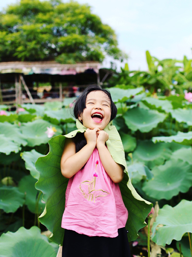 bo anh mau nhi ben sen sieu dep cua ong bo 