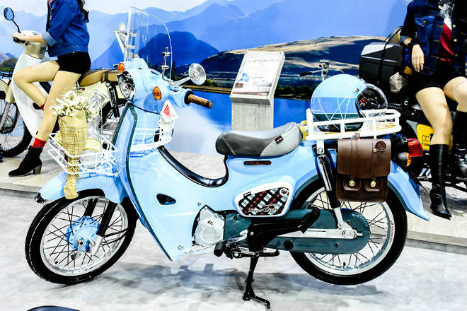 Honda Super Cub 2018 đặc biệt khiến phái đẹp mê tít