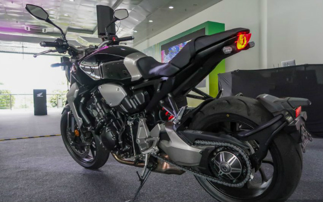 2018 honda cb1000r tai malaysia re hon 40 trieu dong o viet nam hinh anh 6