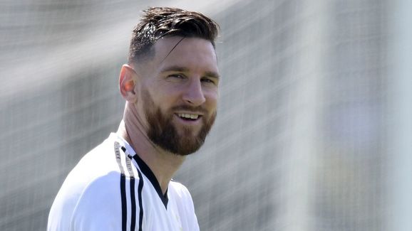 Đại Chiến Với Pháp, Messi “Xuống Tóc” Cực Ngầu Nhằm... Lấy May