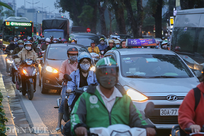 ảnh: duong lang noi rong van tac, lan cho nguoi di bo vang tanh hinh anh 3