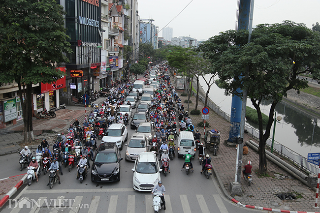 ảnh: duong lang noi rong van tac, lan cho nguoi di bo vang tanh hinh anh 4