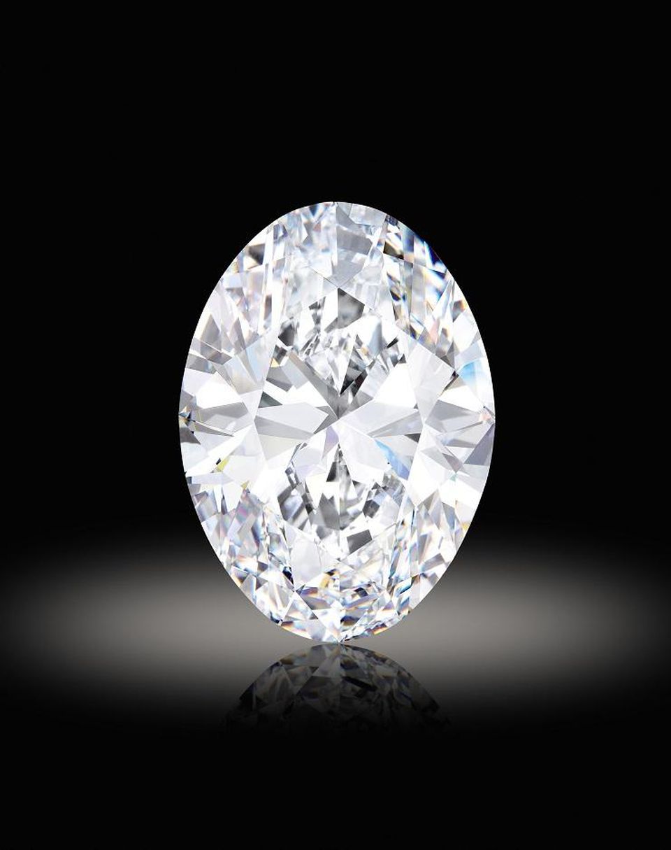 Viên kim cương khổng lồ không tì vết được bán với giá 