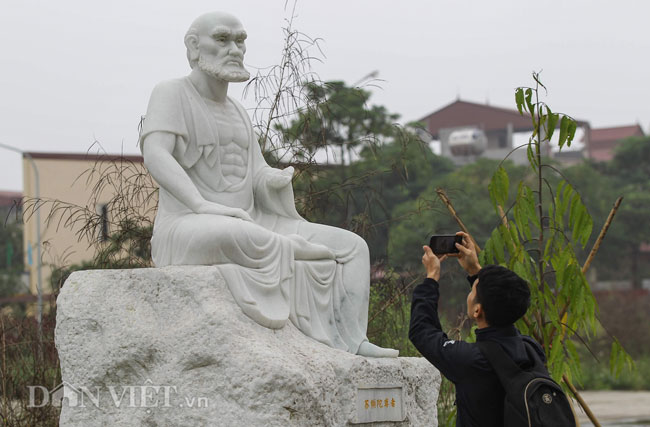 can canh 16 pho tuong dá ngọc bi dap pha o ngoi chua co ha noi hinh anh 11