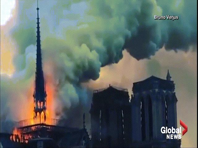 Video toàn cảnh khói lửa kinh hoàng tàn phá Nhà thờ Đức Bà ở Paris