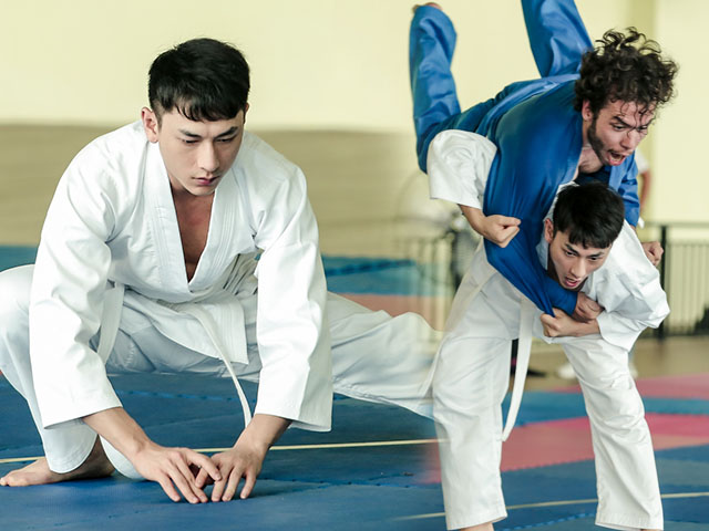 Isaac nhóm 365 từ bỏ vẻ thư sinh, đi học võ Judo vì lý do này