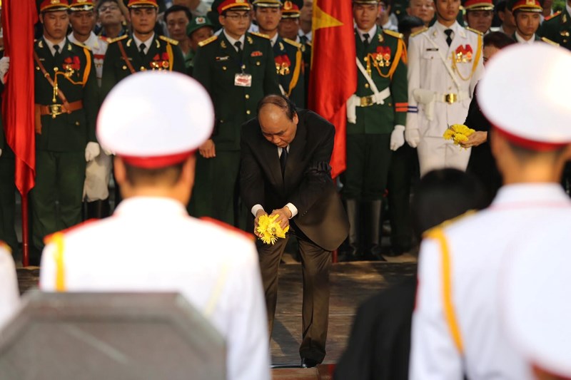 dai tuong le duc anh da an nghi ben canh nhung dong doi than thiet hinh anh 3