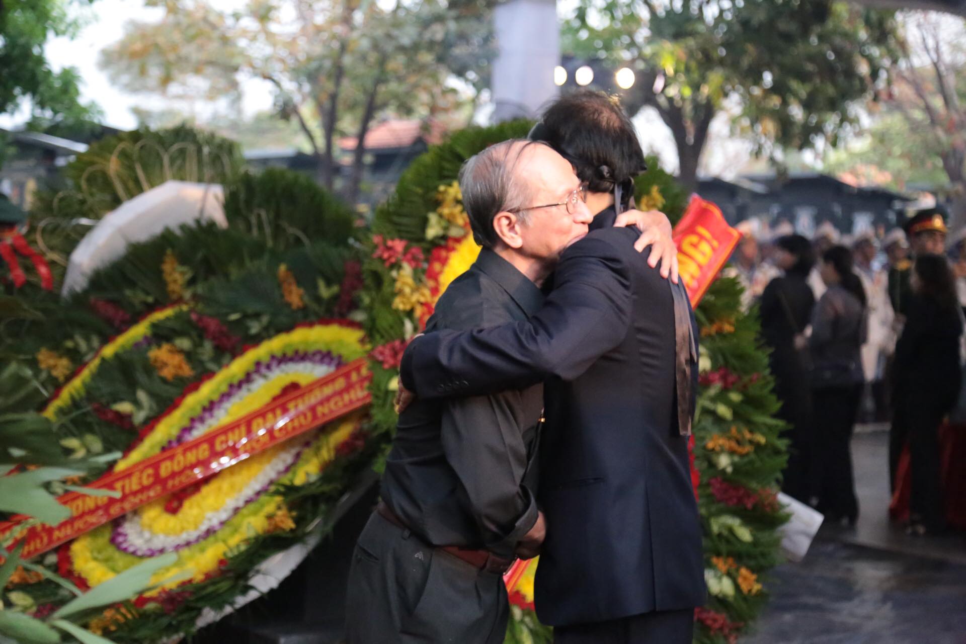 dai tuong le duc anh da an nghi ben canh nhung dong doi than thiet hinh anh 8