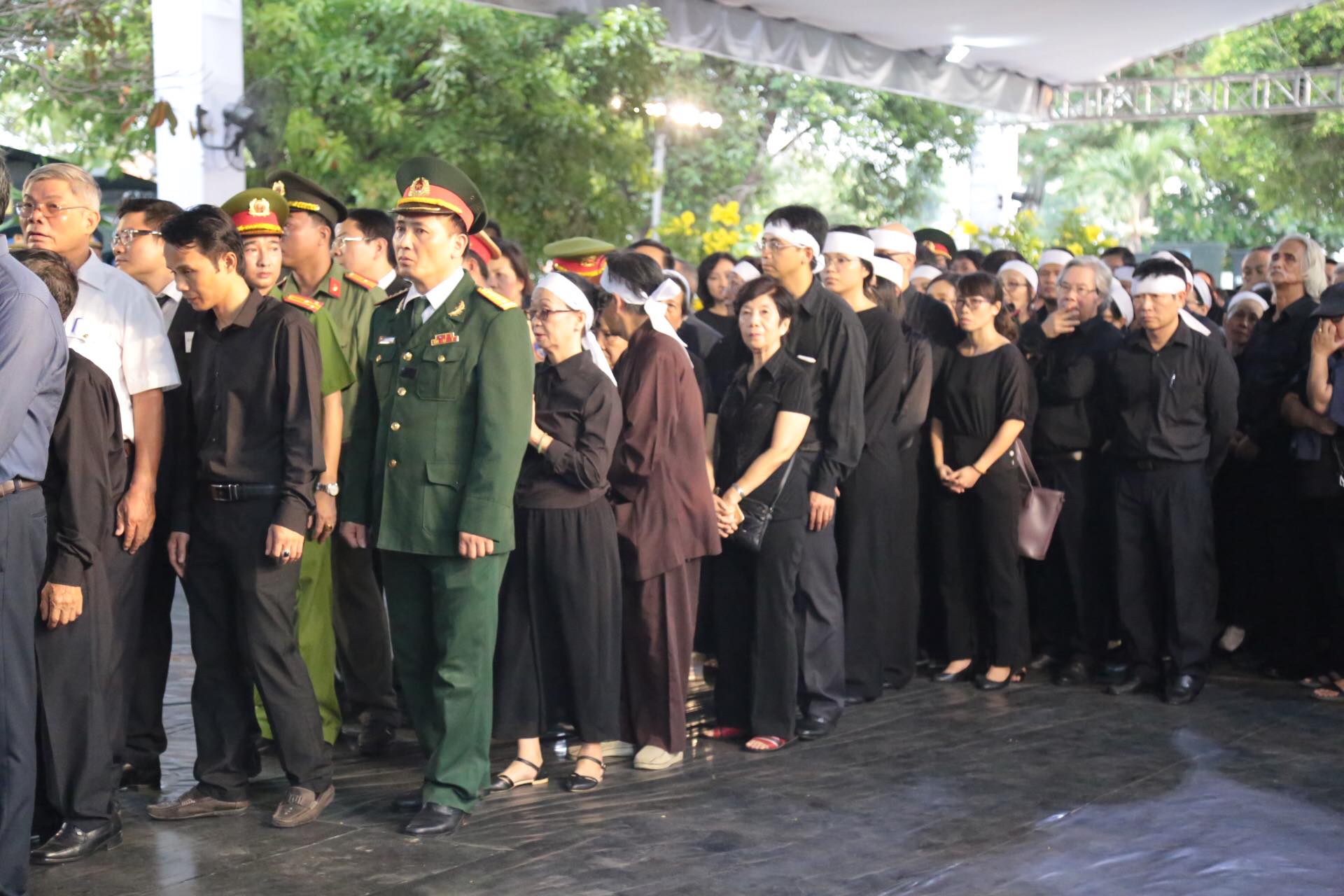 dai tuong le duc anh da an nghi ben canh nhung dong doi than thiet hinh anh 10