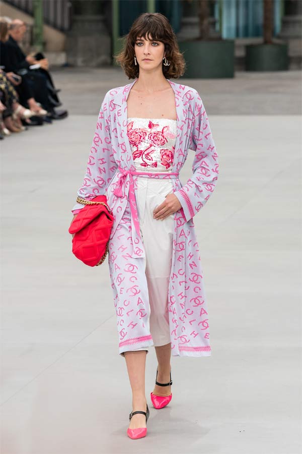 ORDER Áo len Chanel màu hồng cổ V