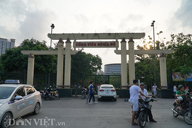 anh: cong vien o ha noi bi 