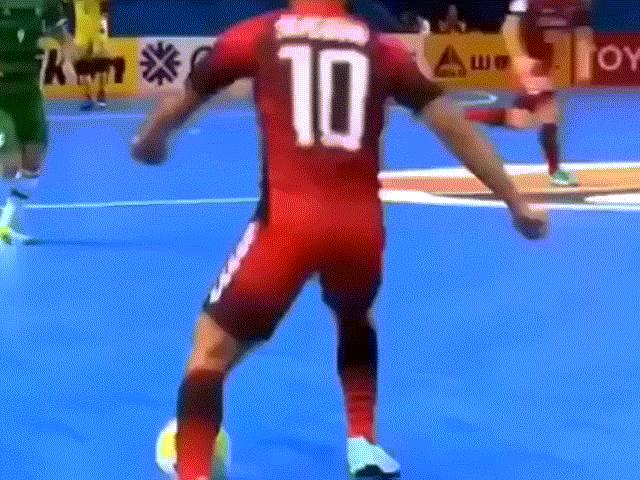 Những pha xử lý kỹ thuật ảo diệu, đẹp mắt chỉ có ở bóng đá Futsal