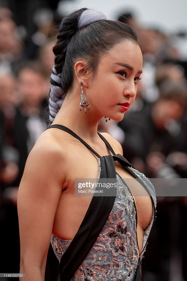 chieu mac ho hang, re tien de noi tieng cua sao vo danh tren tham do cannes 2019 hinh anh 12