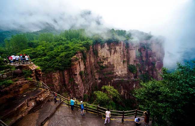 ngoi lang nguy hiem nhat trung quoc, nam tren vach da, chi co 1% nguoi dan biet hinh anh 4