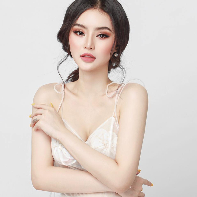 em gai angela phuong trinh xinh dep va goi cam muon phan o tuoi 23 hinh anh 11