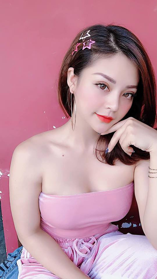 nu thu ky sexy tren vtv1 khien chang 