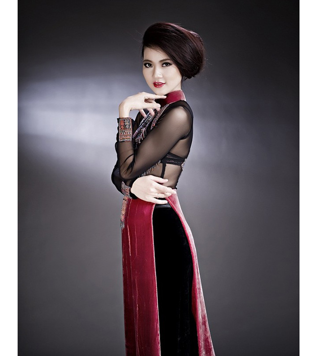 mac ao dai khoe noi y: tang thanh ha, tran tieu vy gay tranh cai nhat? hinh anh 17