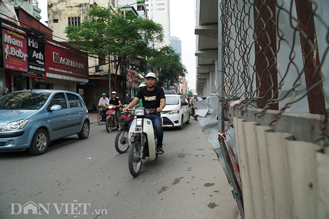 anh: bay nguoi sac nhon duoi chan cong trinh duong sat tren cao hinh anh 4