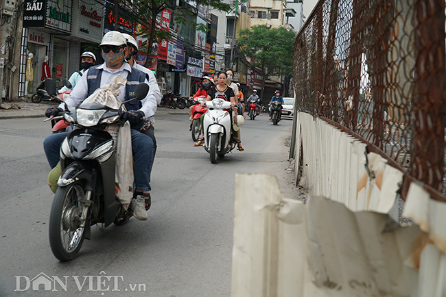 anh: bay nguoi sac nhon duoi chan cong trinh duong sat tren cao hinh anh 5