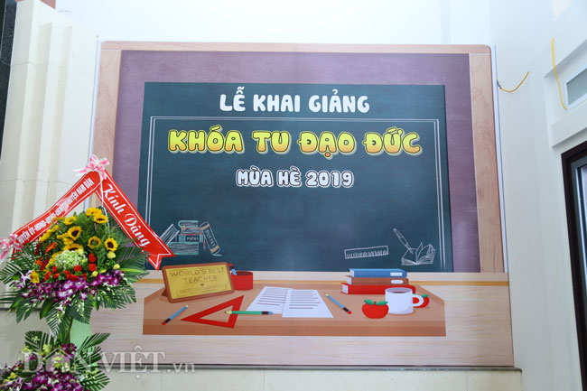 ảnh: gan 300 hoc sinh len chua hoc dao duc o lang sen que bac hinh anh 10