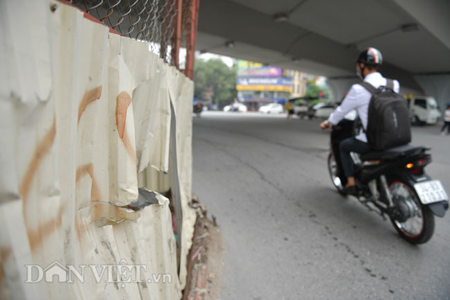 anh: bay nguoi sac nhon duoi chan cong trinh duong sat tren cao hinh anh 9