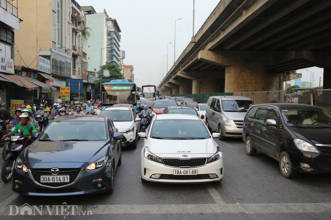 anh: ha noi xen dai phan cach tại nut giao giai phong - phap van hinh anh 2