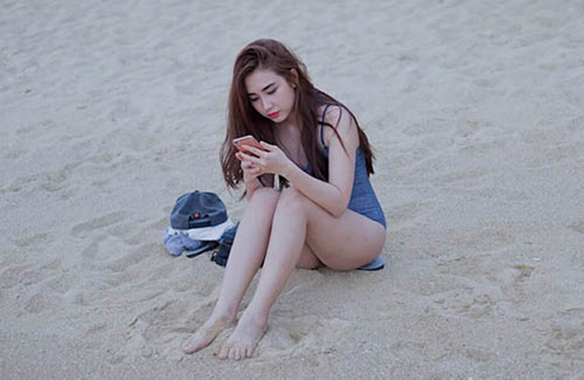 loat anh bikini nong hon mua he cua ban gai tin don thu mon bui tien dung hinh anh 7