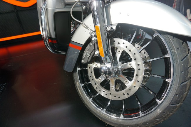 ngam sieu xe harley-davidson dat nhat co gia 2 ty dong tai vietnam autoexpo 2019 hinh anh 3