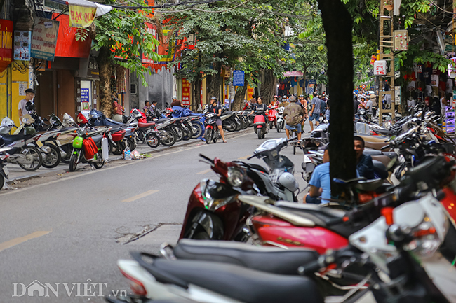 anh: pho co ha noi - noi via he khong danh cho nguoi di bo hinh anh 3