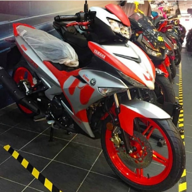 muc so thi 2019 yamaha exciter ultraman uy luc sieu nhan khien fan hao huc hinh anh 17