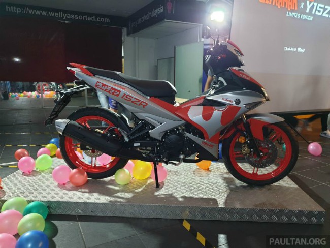 muc so thi 2019 yamaha exciter ultraman uy luc sieu nhan khien fan hao huc hinh anh 2