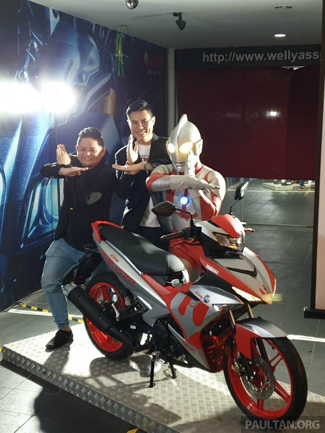 muc so thi 2019 yamaha exciter ultraman uy luc sieu nhan khien fan hao huc hinh anh 3