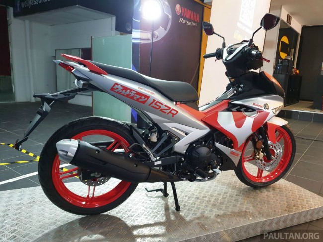 muc so thi 2019 yamaha exciter ultraman uy luc sieu nhan khien fan hao huc hinh anh 4