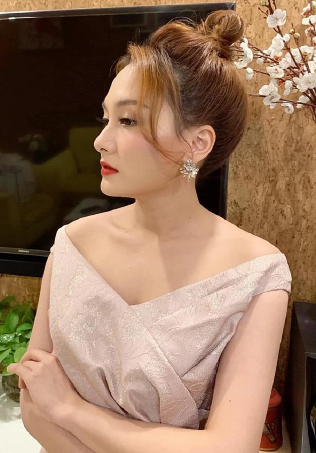 bao thanh noi chi dam mac sexy o nha voi chong nhung thuc te nguoc lai hinh anh 17