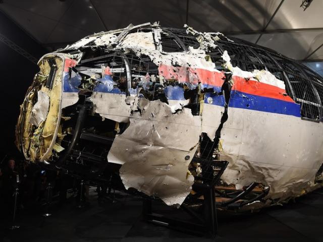 Vụ máy bay Malaysia rơi khiến 298 người chết: Truy nã quốc tế 3 công dân Nga