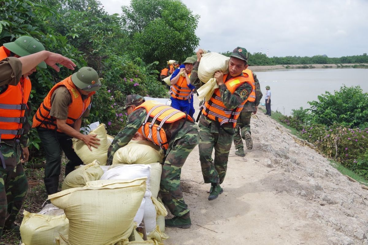 Bộ trưởng Bộ NNPTNT: Nước ta hứng trọn 16/21 loại hình thiên tai