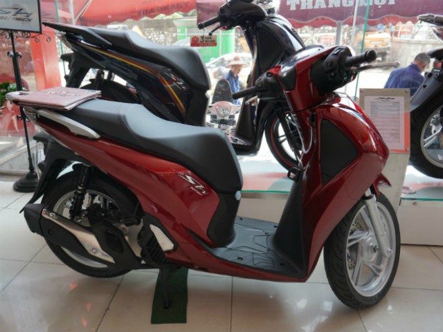 Bảng giá xe máy Honda mới nhất: SH giảm kịch sàn 2 triệu đồng