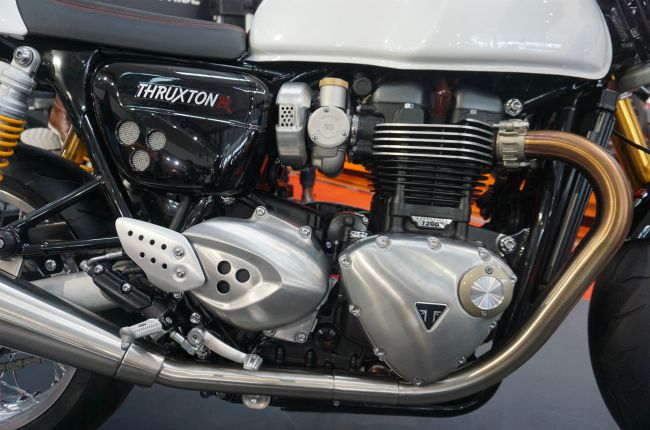 xuyt xoa ngam “bach ma” triumph thruxton r gia hon nua ty dong hinh anh 11