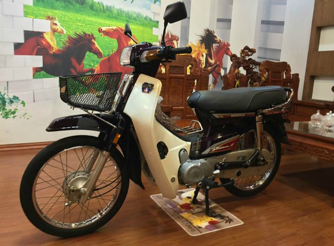 Xe Honda Dream II sản xuất tại Thái 16 năm tuổi được rao bán gần 12 tỷ đồng