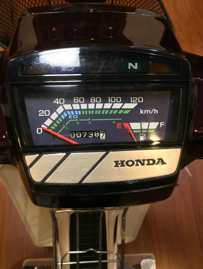 Mua Mặt kính đồng hồ cho xe dream Thái tại Phượng pô xe máy
