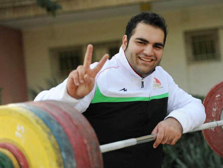 Behdad Salimi của Iran được coi là người đàn ông khỏe nhất thế giới sau khi đạt mức tạ 214 kg tại giải vô địch cử tạ thế giới tổ chức ở Paris, Pháp, năm 2011.