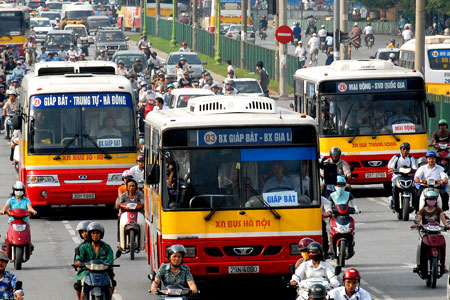 Ngành giao thông cam kết nâng chất lượng xe buýt. Ảnh: Hoàng Hà.