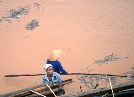 Người cướp cơm hà bá ở làng vạn chài thượng nguồn sông Đà  Tinmoi