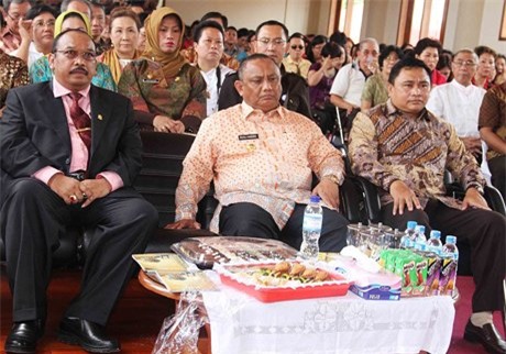 Rusli-Habibie-1373771605_500x0.jpg