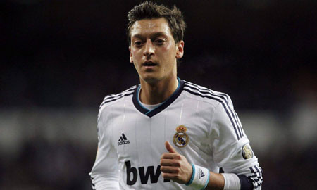 Real Madrid chuẩn bị trói chân Ozil bằng bản hợp đồng khủng