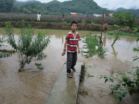 Mưa lũ ở vùng Tây Bắc có thể gây ra lũ quét, sạt lở đất và ngập úng bất cứ lúc nào. 