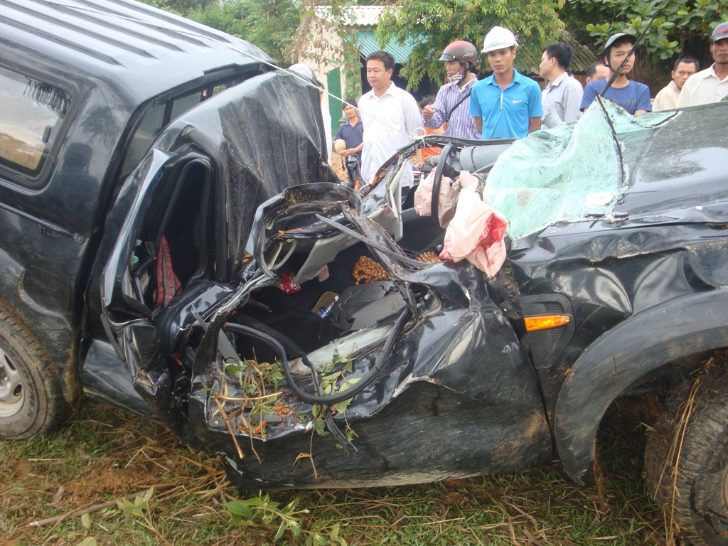 Hiện trường vụ tai nạn khiến kiểm lâm viên Trần Thanh Tùng tử nạn ngày 6.8.2012 