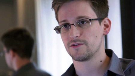 Cựu tình báo Mỹ Edward Snowden