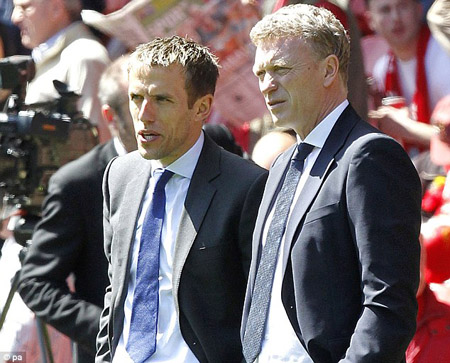 Phil Neville tin Moyes là người phù hợp nhất để dẫn dắt M.U 