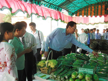 Một gian hàng tại Hội chợ Hàng nông  sản do Hội ND thành phố tổ chức. 